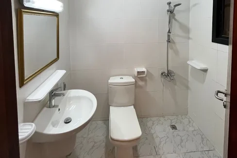 2022-06-01 12_52_18-286607-bathroom 1 hidd two bedrooms